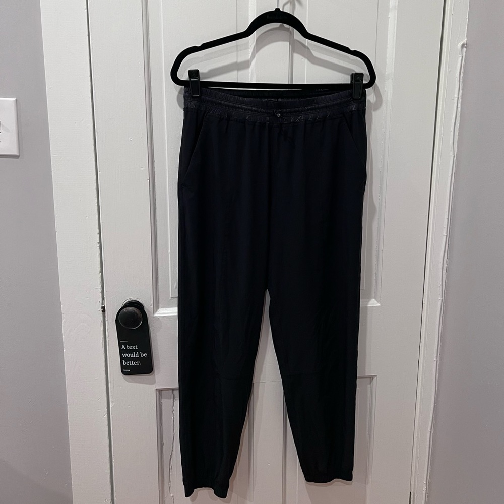 Lululemon black joggers, size 8